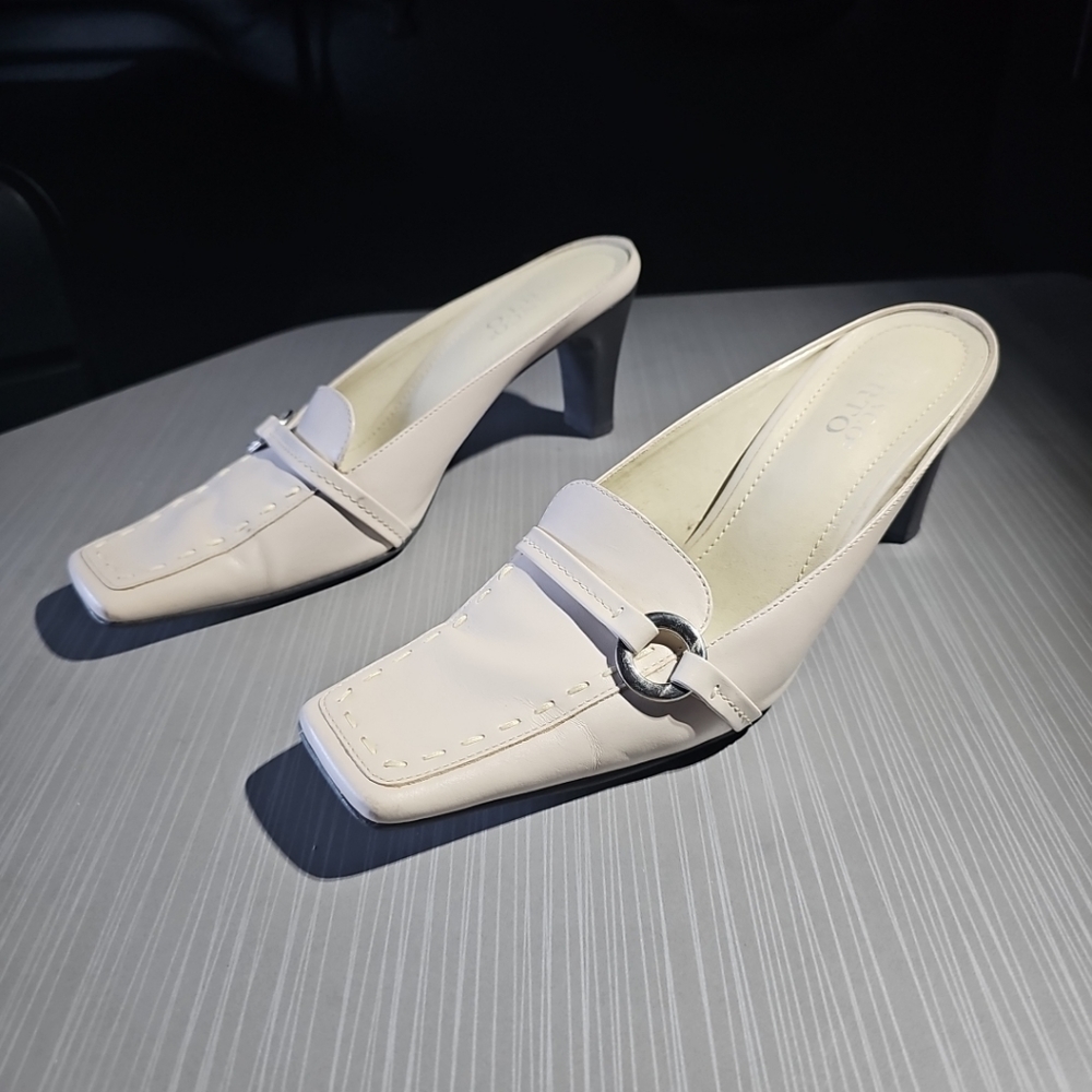 Franco Sarto Beige/Nude Leather Square Toe Heeled Slips/Loafers Women's 7M EUC